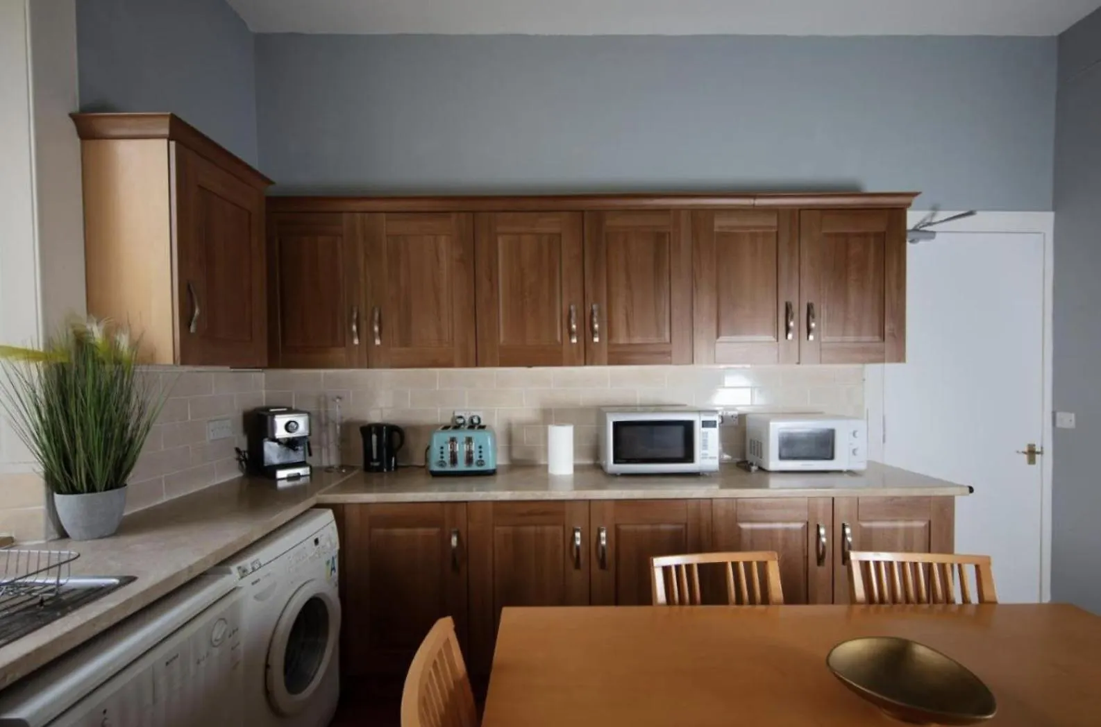 Comfortable And Spacious Edinburgh Retreat By The Meadows! Apartment 0*,  United Kingdom