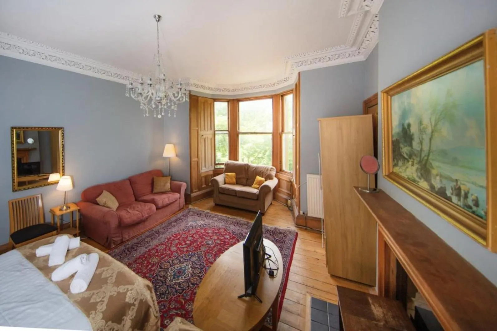 Comfortable And Spacious Edinburgh Retreat By The Meadows! Apartment 0*,