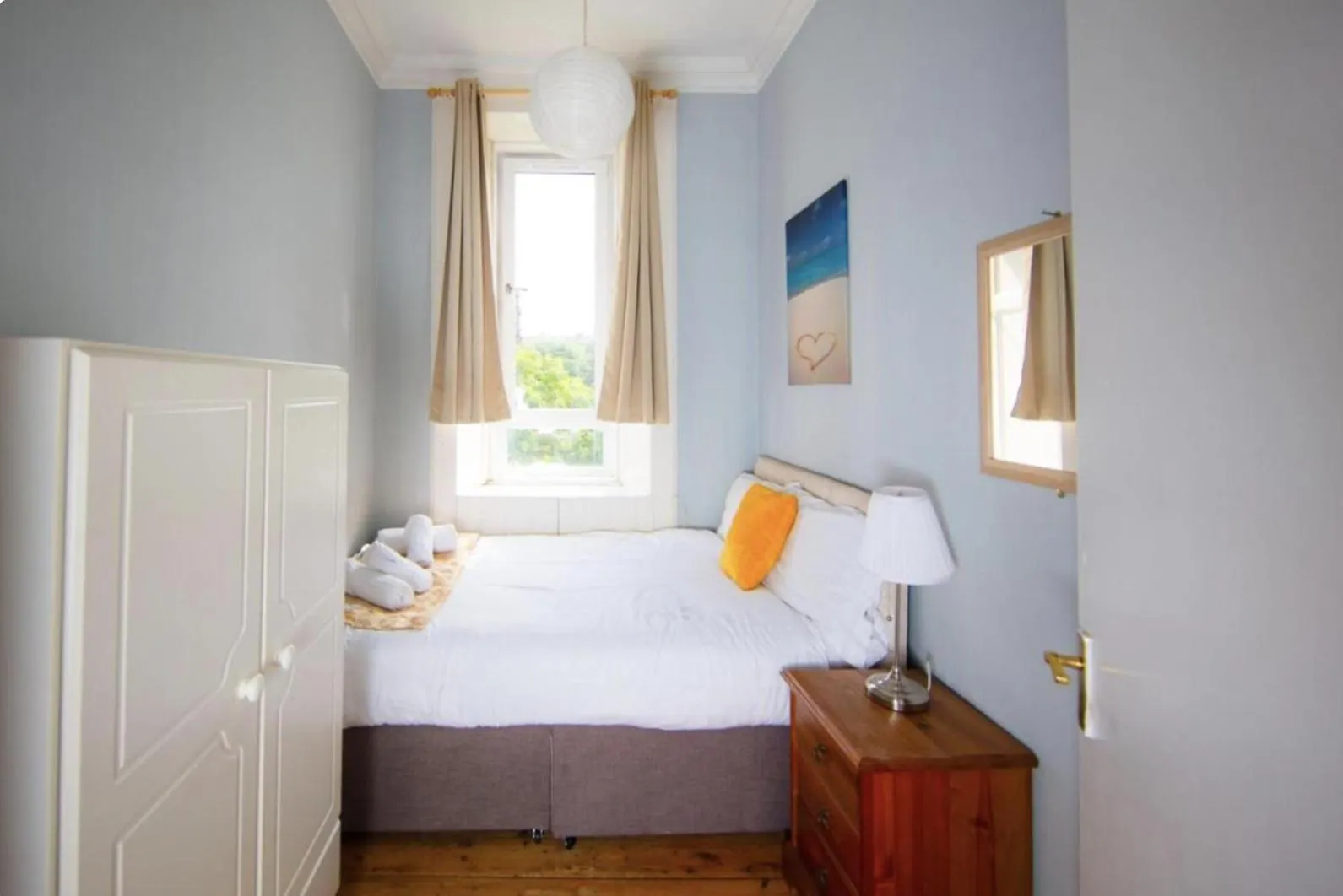Comfortable And Spacious Edinburgh Retreat By The Meadows! Apartment 0*,  United Kingdom