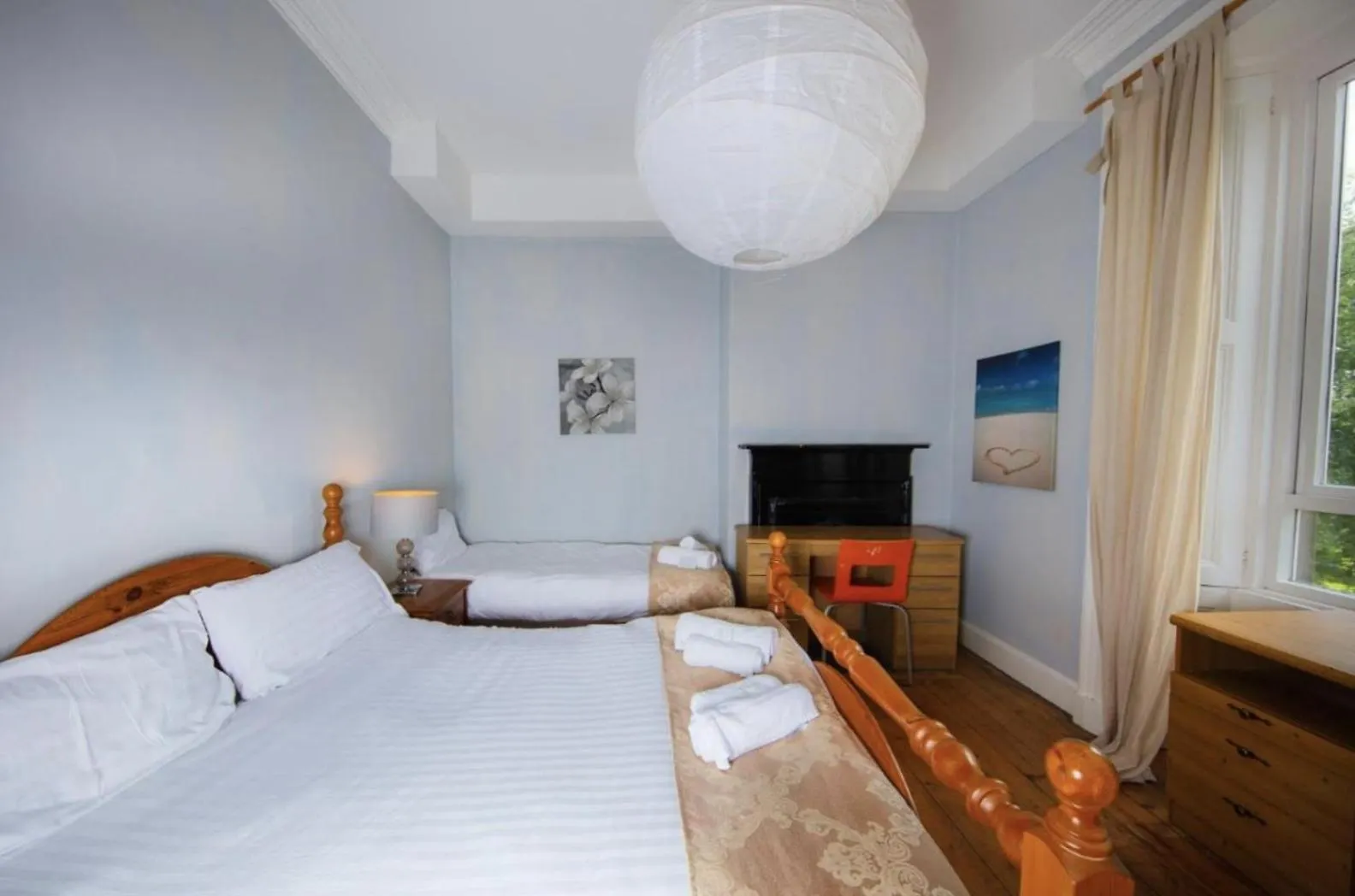 Comfortable And Spacious Edinburgh Retreat By The Meadows! Apartment 0*,