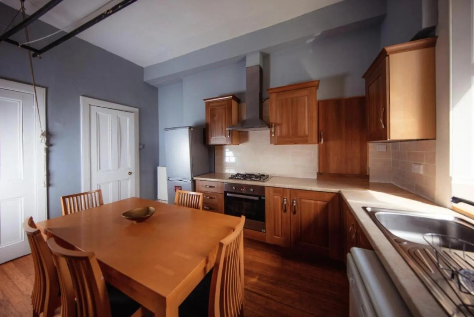 Comfortable And Spacious Edinburgh Retreat By The Meadows! Apartment 0*,