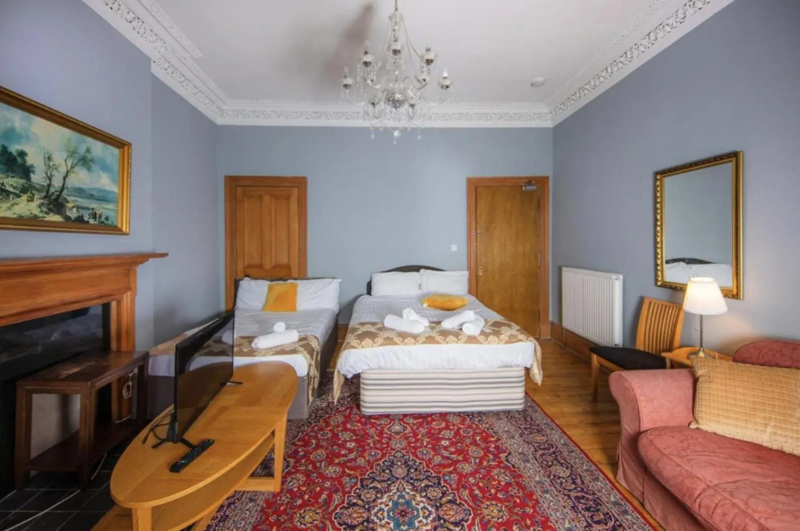 Comfortable And Spacious Edinburgh Retreat By The Meadows! Apartment